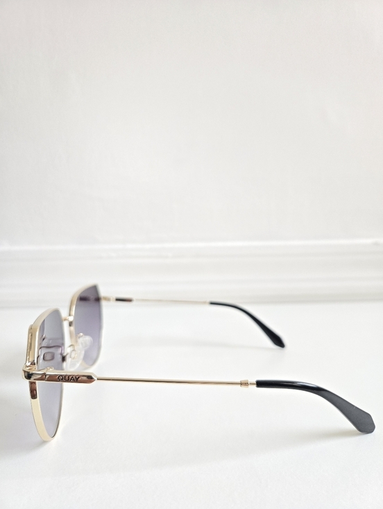 Quay Main Character Black Gold Frame/Smoke Lens Unisex Sunglasses-Good Condition main image 5